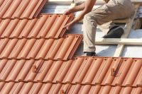 Тип обрешетки выбирается исходя из вида кровельного покрытия Тип обрешетки выбирается исходя из вида кровельного покрытия