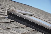 При монтаже и обустройстве кровли, стоит уделить особое внимание утеплению окон чтобы избежать образования «островков холода» При монтаже и обустройстве кровли, стоит уделить особое внимание утеплению окон чтобы избежать образования «островков холода»