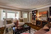 При покупке плитки для отделки потолка, стоит приобрести на 1-2 изделия больше для случаев поломки блока при приклеивании или неровного среза При покупке плитки для отделки потолка, стоит приобрести на 1-2 изделия больше для случаев поломки блока при приклеивании или неровного среза