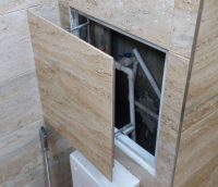 Нажимной люк открывается при нажатии ладонью на его поверхность Нажимной люк открывается при нажатии ладонью на его поверхность