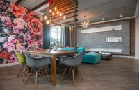 Диагональная укладка плитки в гостиной смотрится очень эффектно Диагональная укладка плитки в гостиной смотрится очень эффектно