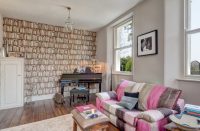 Обои с изображение книжных полок являются трендом 2017 года Обои с изображение книжных полок являются трендом 2017 года