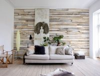 Если необходима очень тонко проработанная имитация доски, лучше остановить свой выбор на бумажных обоях Если необходима очень тонко проработанная имитация доски, лучше остановить свой выбор на бумажных обоях