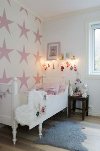 Обои под покраску в интерьере детской Обои под покраску в интерьере детской