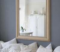 Для того чтобы обои под покраску легли ровно, а покраска была идеальной, стоит позаботиться о предварительной подготовке стен перед поклейкой Для того чтобы обои под покраску легли ровно, а покраска была идеальной, стоит позаботиться о предварительной подготовке стен перед поклейкой