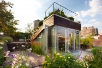 Прекрасный вариант обустройства плоской крыши - обустройство цветника Прекрасный вариант обустройства плоской крыши - обустройство цветника