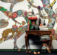 Современное оформление стены в технике декупаж Современное оформление стены в технике декупаж