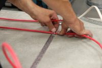 При выборе специалистов для установки теплого пола, стоит поинтересоваться отзывами пользователей, чтобы предварительно убедится в качестве работ При выборе специалистов для установки теплого пола, стоит поинтересоваться отзывами пользователей, чтобы предварительно убедится в качестве работ