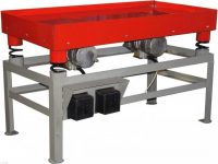 Вибростол можно приобрести в строительном магазине или же изготовить самостоятельно из подручных материалов Вибростол можно приобрести в строительном магазине или же изготовить самостоятельно из подручных материалов