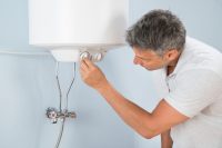 Современные модели бойлеров имеют простую систему управления, позволяя регулировать температуру нагревания воды Современные модели бойлеров имеют простую систему управления, позволяя регулировать температуру нагревания воды