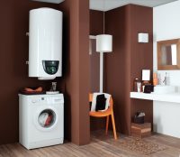 Объём бака бойлера зависит от количества человек проживающих в доме и необходимого количества горячей воды в сутки Объём бака бойлера зависит от количества человек проживающих в доме и необходимого количества горячей воды в сутки