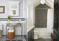 Черно-белая плитка в виде мозаики красиво смотрится в интерьере ванной комнаты 