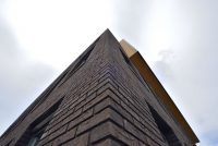 С помощью клинкерного кирпича можно создать настоящие шедевры облицовки фасада здания С помощью клинкерного кирпича можно создать настоящие шедевры облицовки фасада здания