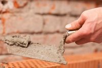 При укладке клинкерного кирпича важно учитывать температурный режим кладочной смеси При укладке клинкерного кирпича важно учитывать температурный режим кладочной смеси
