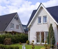 Силикатный кирпич хорошо поглощает звуки, что способствует шумоизоляции Силикатный кирпич хорошо поглощает звуки, что способствует шумоизоляции