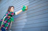 Дом из бруса требует тщательного ухода для предотвращения процессов гниения Дом из бруса требует тщательного ухода для предотвращения процессов гниения