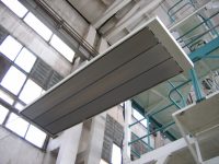 Тепловые завесы создают поток горячего воздуха, образующего невидимую термопреграду для холода Тепловые завесы создают поток горячего воздуха, образующего невидимую термопреграду для холода