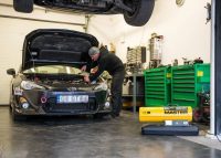 Тепловые пушки на дизельном топливе часто используются для обогрева гаражей и мастерских Тепловые пушки на дизельном топливе часто используются для обогрева гаражей и мастерских