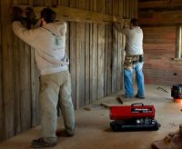 Небольшие тепловые пушки на дизельном топливе удобны для использования в закрытых неотапливаемых помещениях Небольшие тепловые пушки на дизельном топливе удобны для использования в закрытых неотапливаемых помещениях