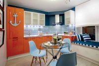 В дополнение к традиционной внешней подсветке часто используют и внутреннюю, которую размещают между двумя стеклянными панелями В дополнение к традиционной внешней подсветке часто используют и внутреннюю, которую размещают между двумя стеклянными панелями