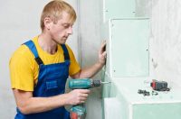 Влагостойкий гипсокартон используется для обшивки конструкций, стен и потолка в среде с высокими показателями влажности Влагостойкий гипсокартон используется для обшивки конструкций, стен и потолка в среде с высокими показателями влажности