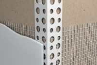 Штукатурные угловые профили используются для фиксации углов гипсокартонных конструкций Штукатурные угловые профили используются для фиксации углов гипсокартонных конструкций