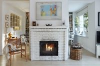 Для оформления фальш камина можно использовать имитацию кирпичной кладки Для оформления фальш камина можно использовать имитацию кирпичной кладки