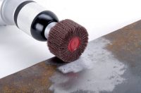 Насадка на дрель для шлифовки предназначена для очистки металлических поверхностей от ржавчины и грязи Насадка на дрель для шлифовки предназначена для очистки металлических поверхностей от ржавчины и грязи