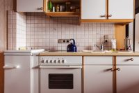 Пример неправильного расположения розеток на кухне Пример неправильного расположения розеток на кухне