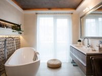 Некоторые производители предоставляют покупателям довольно длительную гарантию на акриловые ванны Некоторые производители предоставляют покупателям довольно длительную гарантию на акриловые ванны