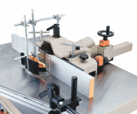 Любой вид фрезерного станка по дереву довольно непрост в эксплуатации и требует особой осторожности в работе Любой вид фрезерного станка по дереву довольно непрост в эксплуатации и требует особой осторожности в работе