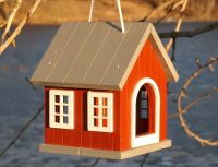 Фанерный домик-столовая для птиц Фанерный домик-столовая для птиц