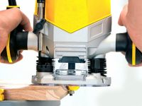 При работе с фрезером важно учитывать, что чем выше скорость, с которой поворачивается фреза, тем выше качество обработки элемента При работе с фрезером важно учитывать, что чем выше скорость, с которой поворачивается фреза, тем выше качество обработки элемента