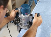 Все ручные фрезеры разделены на виды — верхнего типа, кромочные и ламельные Все ручные фрезеры разделены на виды — верхнего типа, кромочные и ламельные