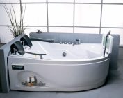 В угловых ваннах с дополнительными функциями, все коммуникации спрятаны внутри изделия В угловых ваннах с дополнительными функциями, все коммуникации спрятаны внутри изделия