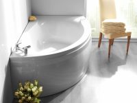 Угловые асимметричные ванны имеют более привлекательный и привычный внешний вид Угловые асимметричные ванны имеют более привлекательный и привычный внешний вид