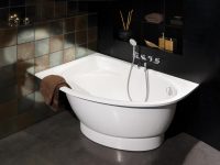 Небольшая угловая акриловая ванна Небольшая угловая акриловая ванна